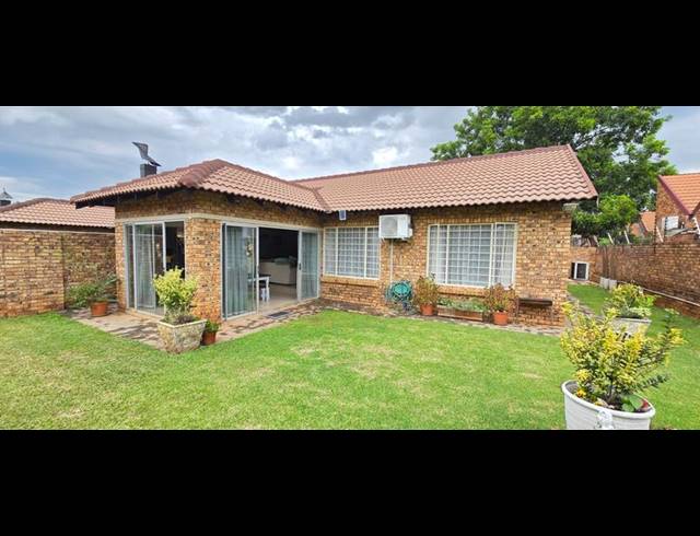 2 BEDROOM TOWNHOUSE FOR SALE IN MONTANA